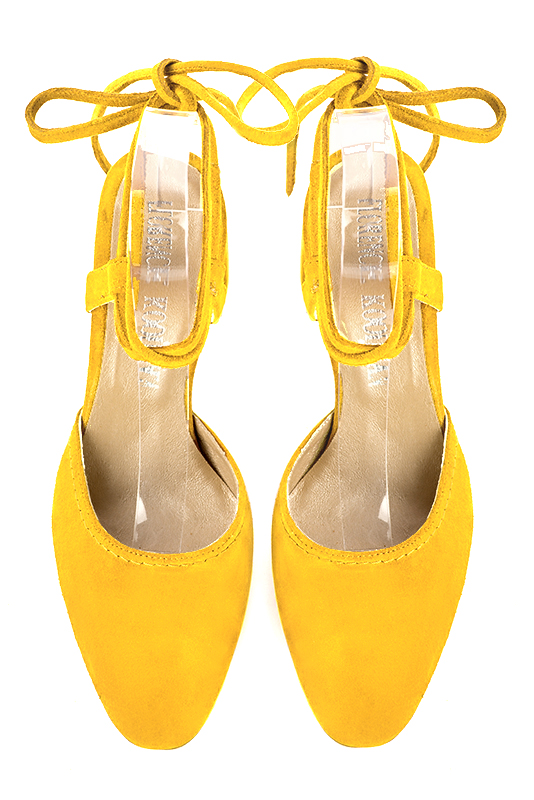 Yellow women's open back shoes, with crossed straps. Round toe. High flare heels. Top view - Florence KOOIJMAN